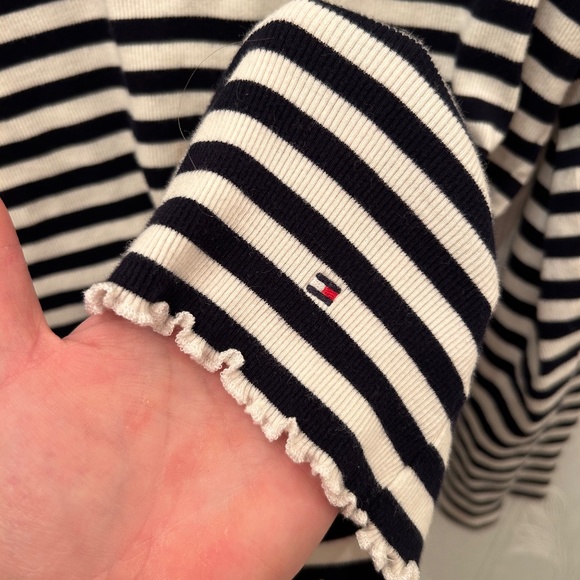 ✨ 2/$30 ✨ Navy & White Striped Tommy Hilfiger Top with Ruffle trim in size L - Picture 7 of 8